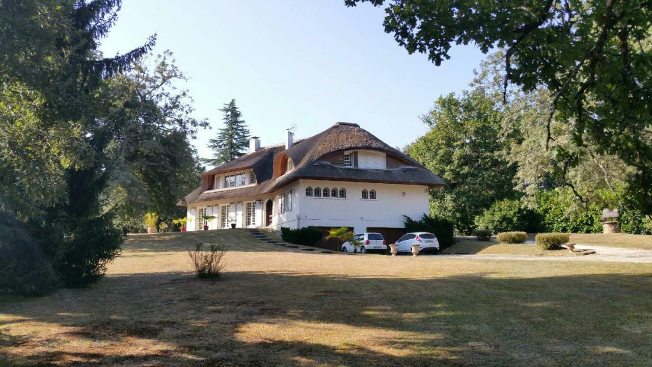 La Belle Chaumiere Bed and Breakfast Bretagne-de-Marsan Buitenkant foto